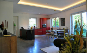 Ruhige Ferienwohnung mit Garten und Garage in Privatvilla Marlengo